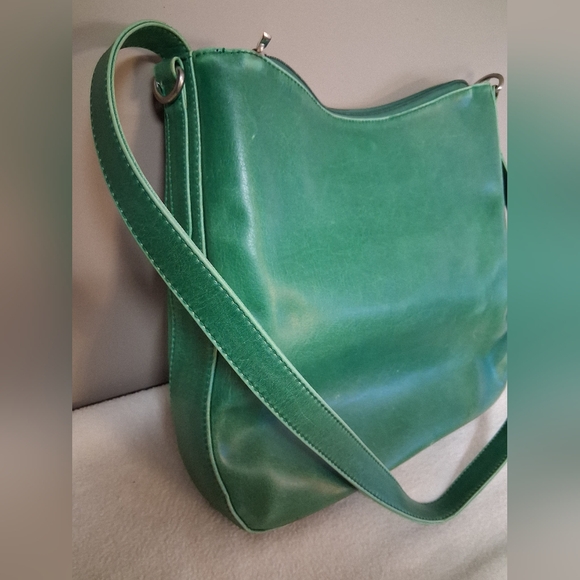 Matt & Nat Green Crossbody Shoulder Bag - Picture 8 of 8